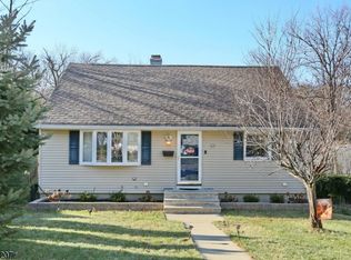 59 Rafkind Rd, Bloomingdale, NJ 07403