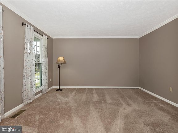 5th image of 6087 Douglas Ave
