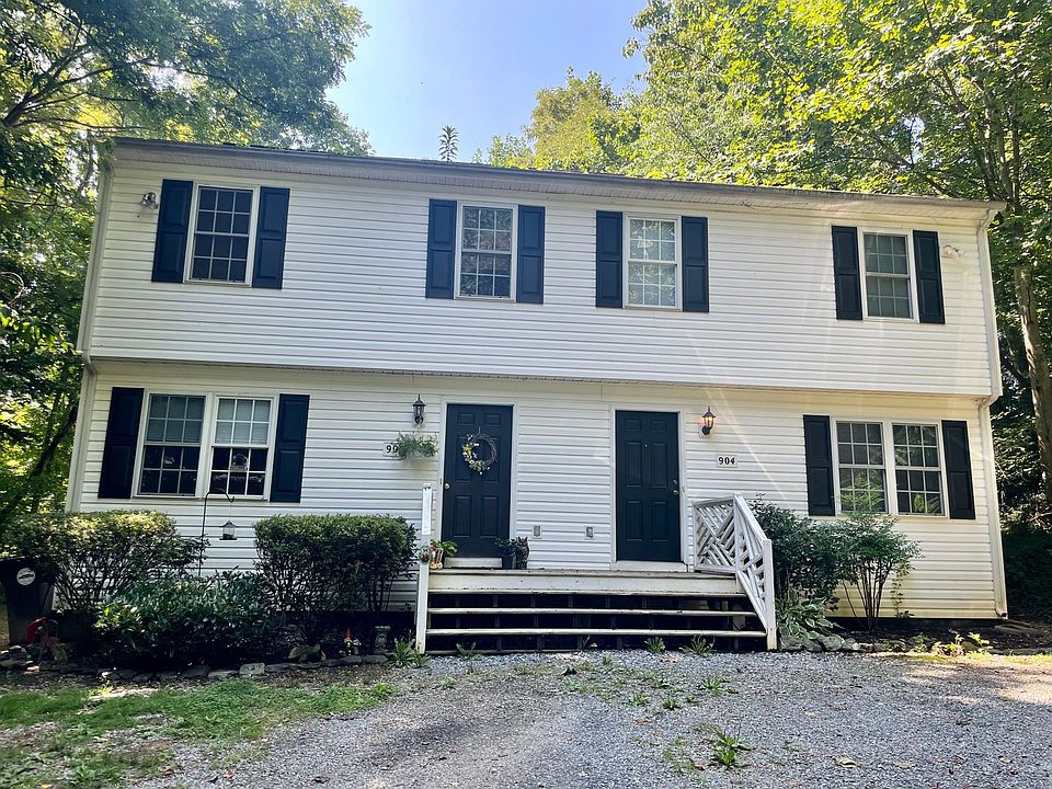 1st image of 904 Grand Arbre Dr
