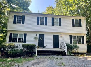 904 Grand Arbre Dr, Bedford, VA 24523
