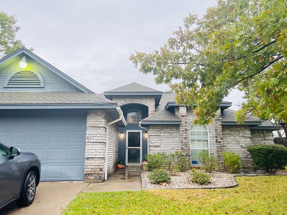 1st image of 6733 Moss Ln