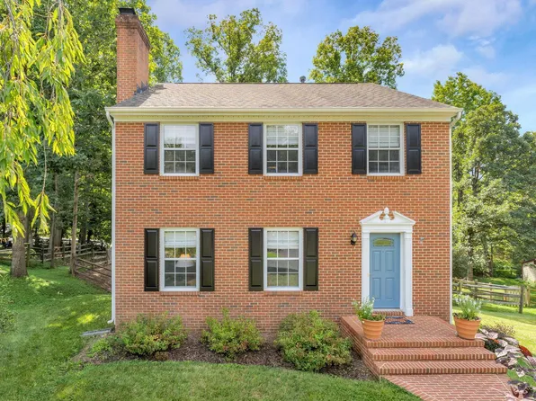 2025 Locke Ln, Charlottesville, VA 22911