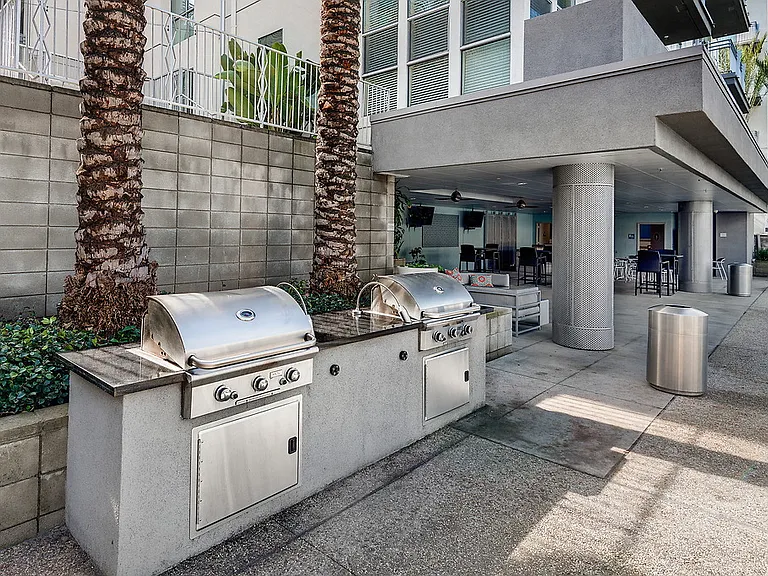 The Stuart at Sierra Madre Villa — Photo 37