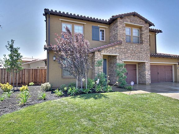 3rd image of 1165 Camogli Ct