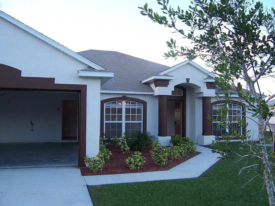 1st image of 5852 NW Mesa Cir