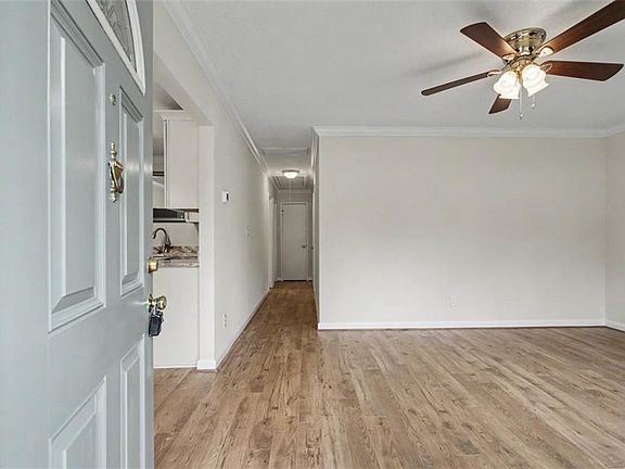 5th image of 1425 Shadywood Rd