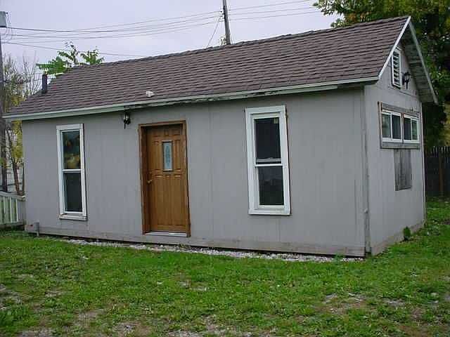 2nd image of 2148 Woodville Rd