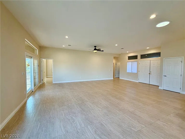 10541 Broom Hill Dr — Photo 2