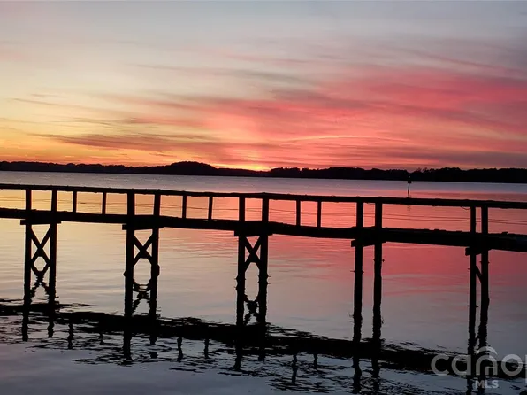 18029 Whispering Oaks Dr, Cornelius, NC 28031