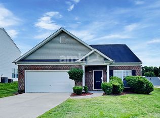 8935 Hedge Maple Rd, Charlotte, NC 28269