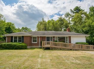 2858 Hikes Ln, Louisville, KY 40218