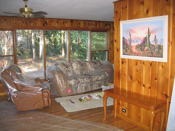 living room-bckyrd windows