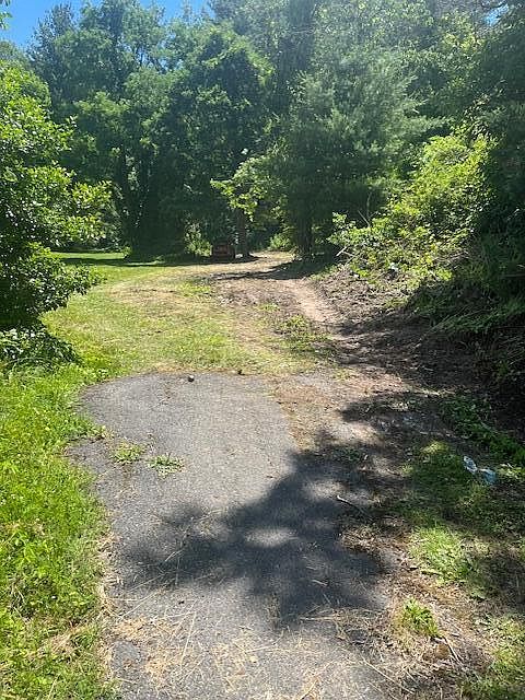 2nd image of 2286 Sam Snead Hwy