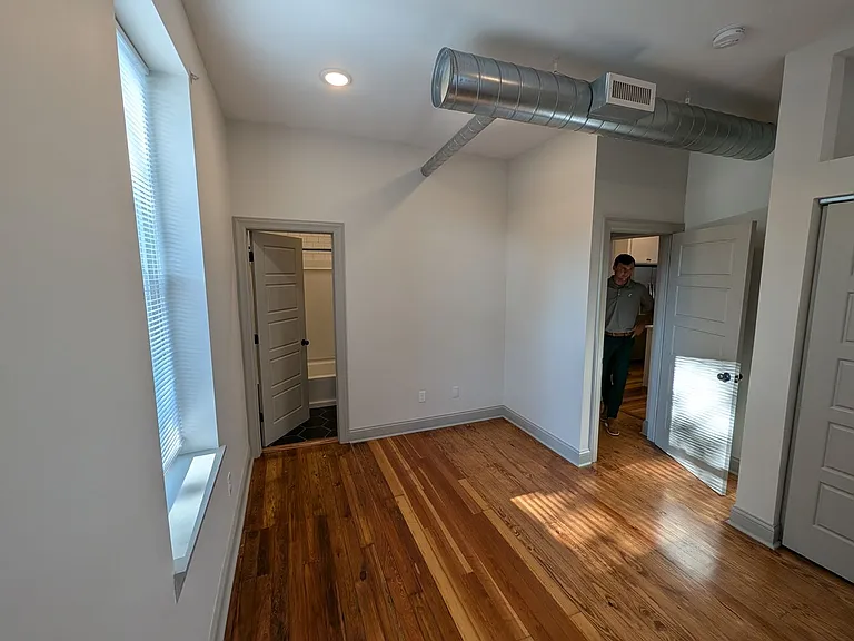 3611 Newton Ave — Photo 6