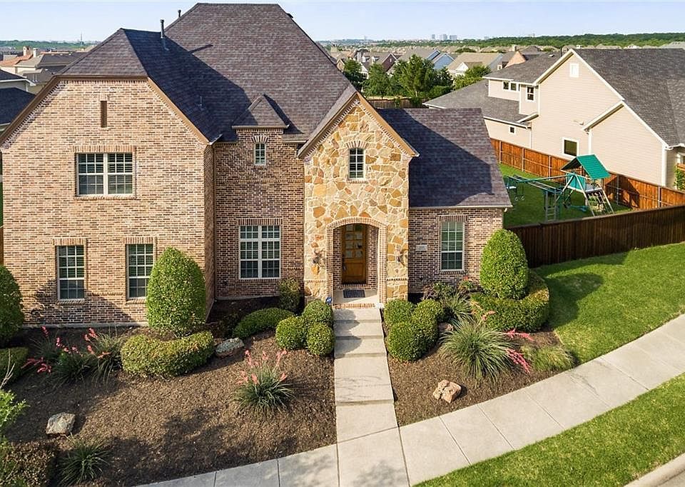 1st image of 2229 Emerson Ln