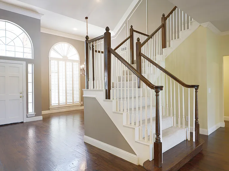 2712 Northview Dr — Photo 5