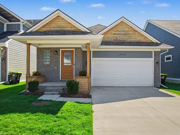 47050 Brookview Dr, Chesterfield, MI 48047