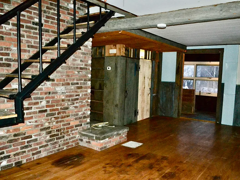 224 E Main St — Photo 10