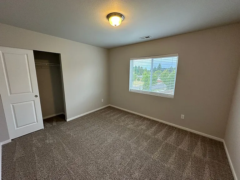 5032 Evie St SE — Photo 13