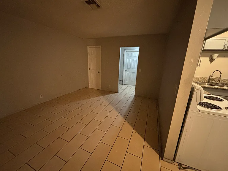 2428 Statz St #B — Photo 14