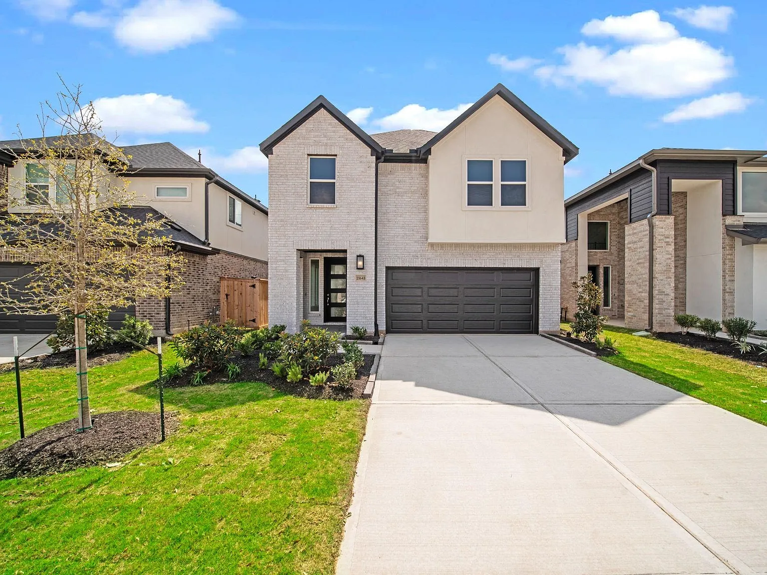5 bed, 4.0 bath, 2453 sqft, $2,950 — Photo 1