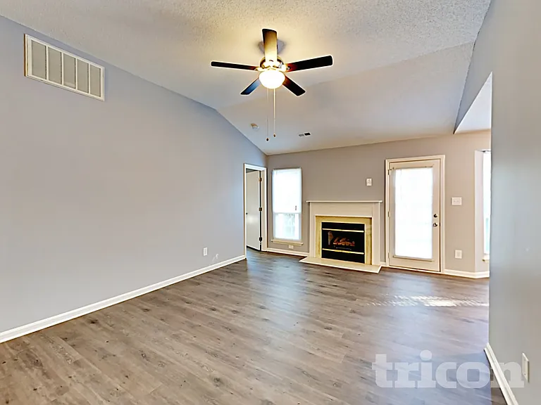 10334 Creswell Ct — Photo 4