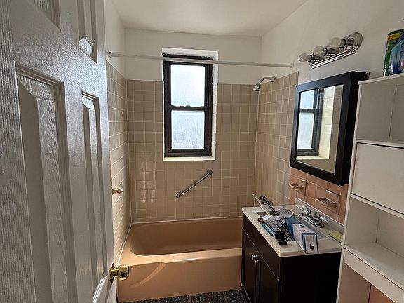2nd image of 143 Bruce Ave Floor 3