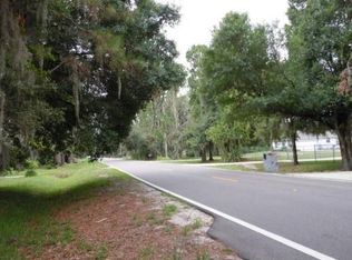 912 S Wiggins Rd, Plant City, FL 33566