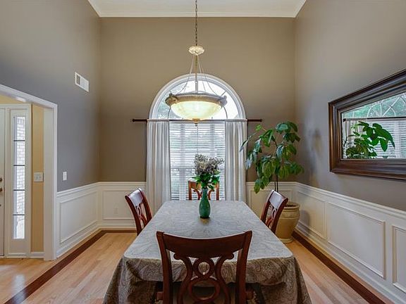4th image of 6264 Saddlehorse Dr