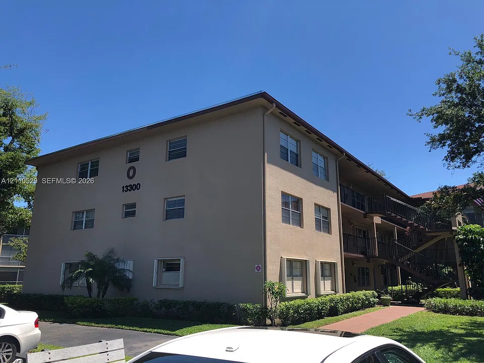 13300 SW 1st St #301O
