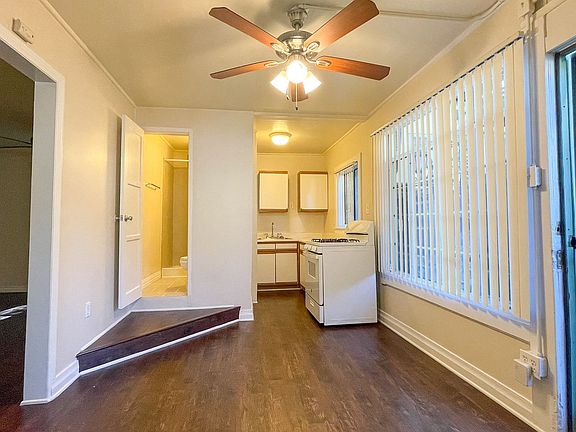 3rd image of 115 E 4th St APT D