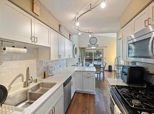 1266 Deercliff Ln, Eagan, MN 55123
