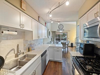 1266 Deercliff Ln, Eagan, MN, 55123