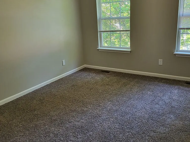 1103 Blackberry Ln — Photo 8