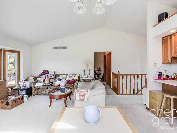 5th image of 2685 Westlake Ct NE