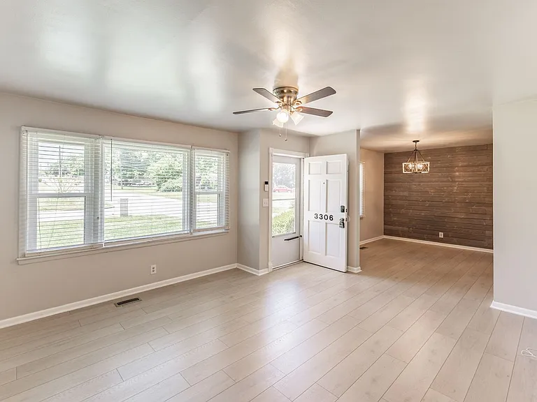 3306 Reynolds Dr NW — Photo 9