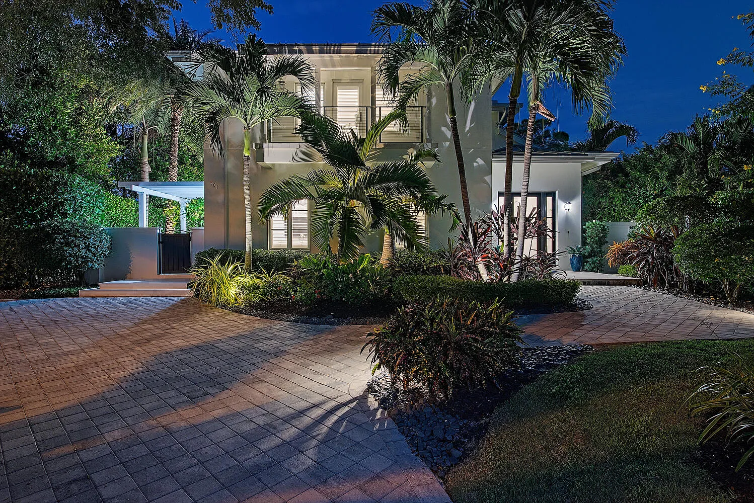 4 bed, 5.5 bath, 5088 sqft, $50,000 — Photo 3
