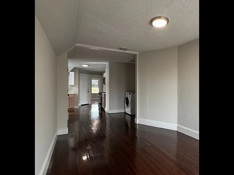 47-49 Mead St #3 — Photo 6