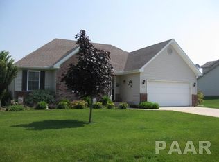 405 Somerset Dr, Metamora, IL 61548