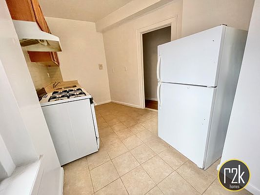 3rd image of 30-11 Astoria Blvd #31B