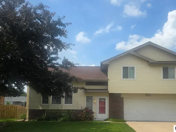 8190 Willit St, Omaha, NE 68122