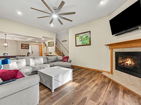 4th image of 7220 Stoney Creek Dr