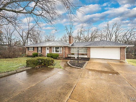 2nd image of 521 Kehrs Mill Rd