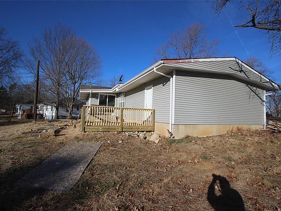 5th image of 212 Fir St