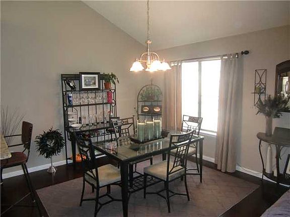 3rd image of 53 Treetop Cir