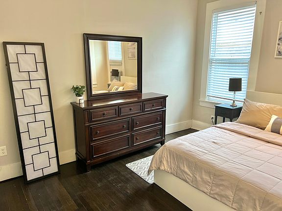 3rd image of 1207 McCullough Ave #1
