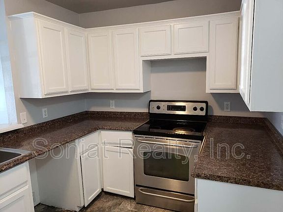 3rd image of 4020 N Claiborne Ave #A