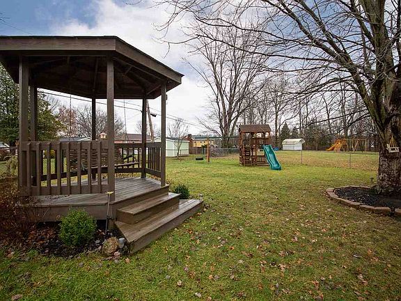 5th image of 8334 Tamarack Dr