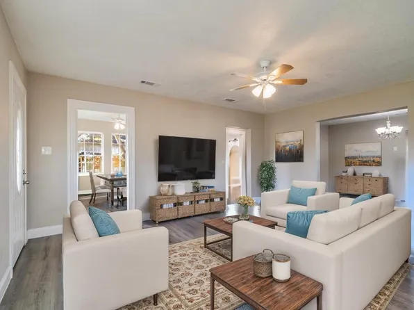 204 W Brazos Ave, Wortham, TX 76693