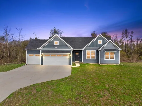 8275 McArthur Ave, Belding, MI 48809